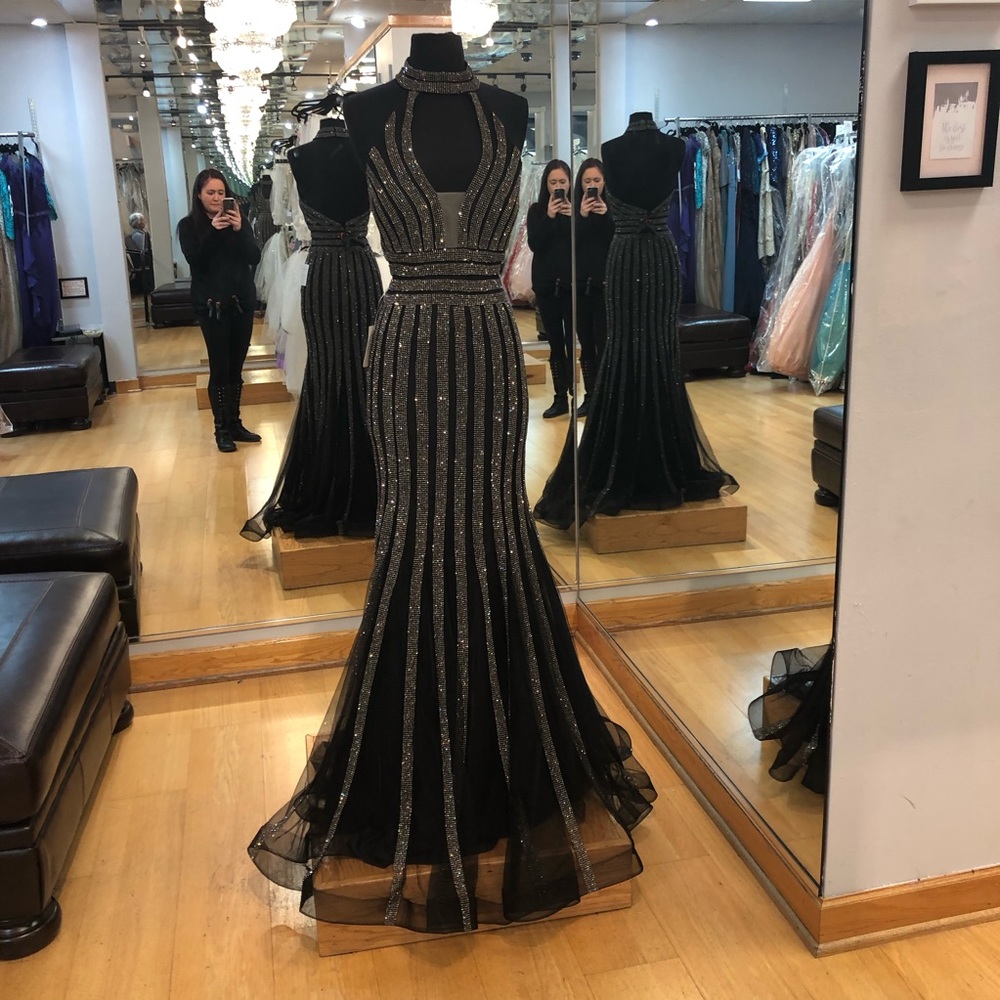 Long sparkly halter dress - Picture 2 of 6